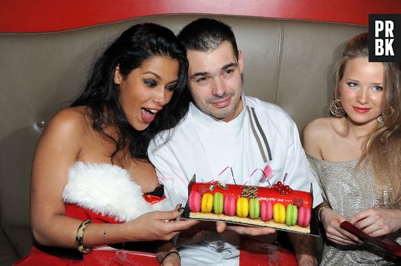 Ayem a de quoi avoir le sourire, elle va se marier !