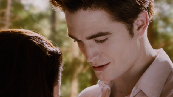 Twilight 4 partie 2 : Robert Pattinson sur une première photo pas top !
