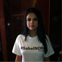 Selena Gomez s&#039;engage : découvrez son soutien sexy ! #SahelNOW (PHOTOS)