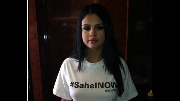 Selena Gomez s'engage : découvrez son soutien sexy ! #SahelNOW (PHOTOS)
