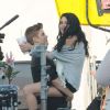 Justin Bieber et Selena Gomez s'accrochent l'un à l'autre sur le tournage de Boyfriend