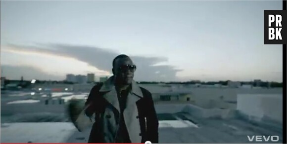 Akon voilà comment on a plus l'habitude de le voir !