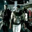 Akon tout en muscle pour Hurt Somebody