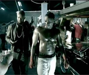Akon tout en muscle pour Hurt Somebody
