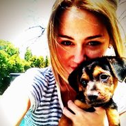Miley Cyrus VS Taylor Swift : Gros battle entre chien et chat ! (PHOTOS)