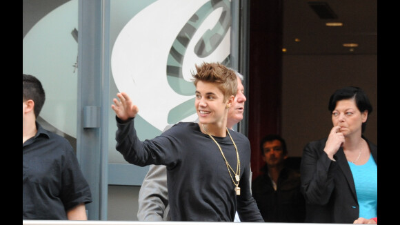 Justin Bieber à Paris : en pleine forme malgré un petit bobo ! (PHOTOS)
