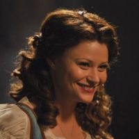 Once Upon a Time saison 2 : Emilie de Ravin sera toujours Belle dans le show ! (SPOILER)