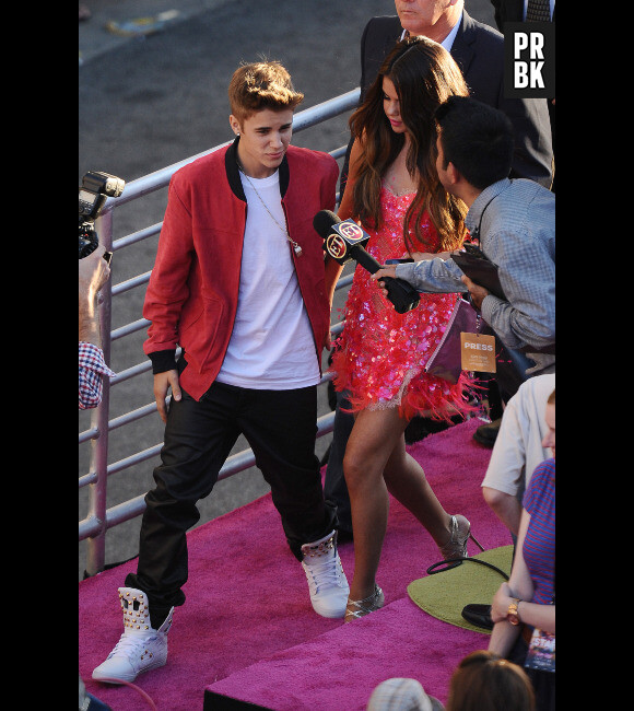 Selena Gomez et Justin Bieber, discrets mais grillés par les caméras !