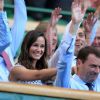 Pippa Middleton aussi fait la "ola" !