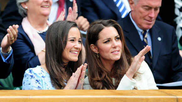 Wimbledon 2012 : Kate et Pippa Middleton dans les gradins pour encourager Andy Murray ! (PHOTOS)