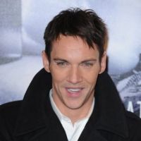 Dracula recrute Jonathan Rhys-Meyers : un Tudor à la tête de la nouvelle série de NBC !