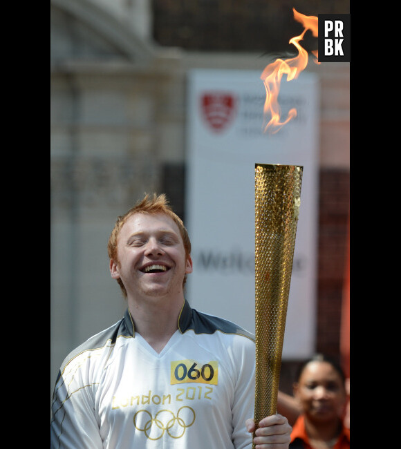 Rupert Grint s'éclate avec la flamme olympique