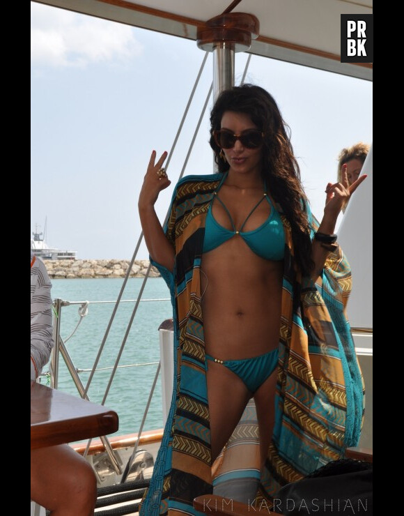 Kim Kardashian ne se lasse pas de poser en bikini