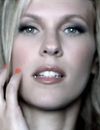 Lorie, toujours aussi sensuelle voire plus...