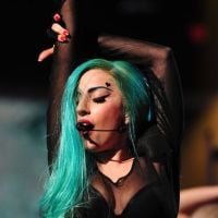 Lady Gaga : ses fesses à l&#039;air en plein concert pour se f*utre de Madonna !