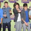 Les One Direction au top avec leurs trophées