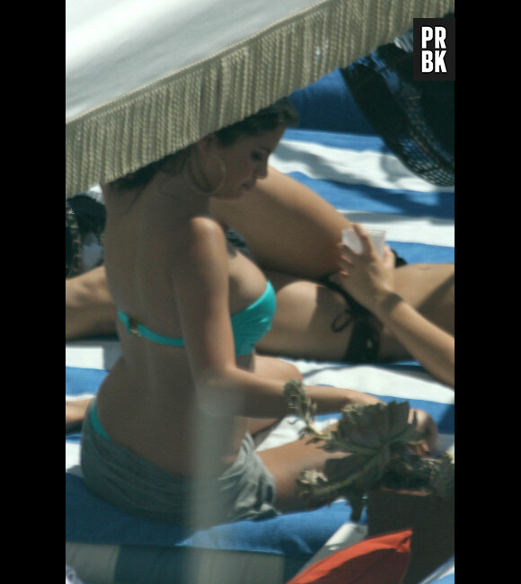 Selena Gomez sexy dans son petit bikini !