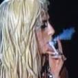 Lady Gaga fume un joint en plein concert à Amsterdam !