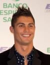 Peut-être que C. Ronaldo veut plus d'argent pour s'acheter enfin de belles chemises ?