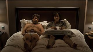 Do Not Disturb : François Cluzet assume son attirance pour les mecs !