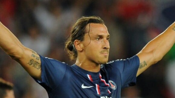 Zlatan Ibrahimovic fan de sa marionnette aux Guignols : il adore zlataner !