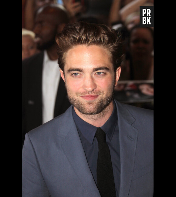 Robert Pattinson : Heureux de jouer dans Hold On To Me