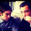 Ed Westwick et Chace Crawford penseurs