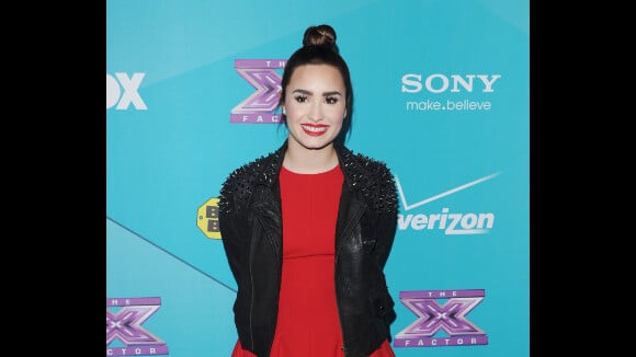 Demi Lovato : en kiff sur le groupe de X-Factor Emblem 3 ! (VIDEO)