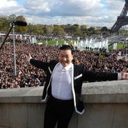 PSY : Gangnam Style à Paris, retour sur son flash-mob !