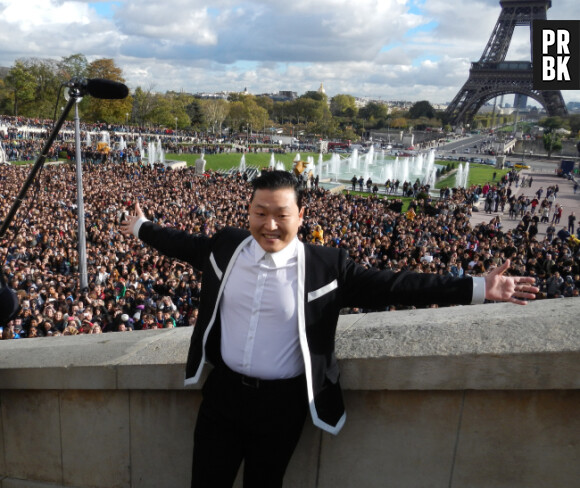 PSY lors de son flashmob au Trocadéro !