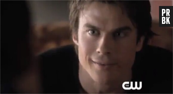 Damon n'est pas ravi d'apprendre qu'il est lié à Elena dans Vampire Diaries