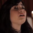 Demi Lovato est très émue lors de son interprétation de Angels Among Us !