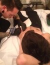 Zayn Malik est sexy chez le tatoueur !