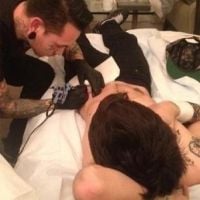 Zayn Malik : nouvelle photo so sexy chez le tatoueur !