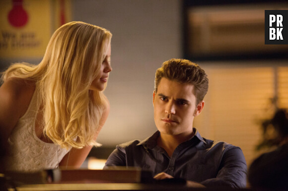 Rebekah veut tout savoir dans Vampire Diaries