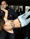 Les Femen ont voulu perturber le vote de Berlusconi