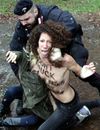Les Femen ont protesté seins nus contre Berlusconi