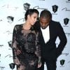 Pour l'Officiel Hommes, Kardashian et West miment un ébat sexuel