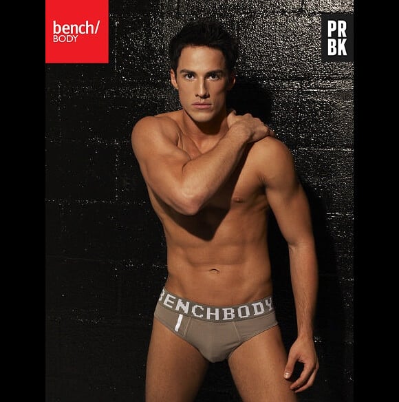 Michael Trevino est déjà casé, dommage...