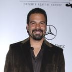 Ricardo Chavira : l'ex Carlos de Desperate Housewives adopté par Welcome To The Family