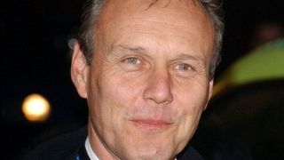 Anthony Head : d'observateur dans Buffy à roi dans The Selection