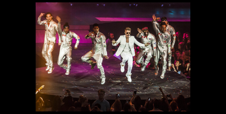 Justin Bieber s&#039;est évanoui dans les coulisses de l&#039;O2 Arena de Londres le 7 mars 2013