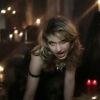 Amandine Bourgeois dans le clip de L'Enfer et Moi