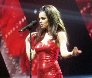 Cheryl Cole dans une tenue de soirée alléchante
