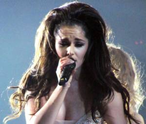 Cheryl Cole séduit le public avec ses tenues légères