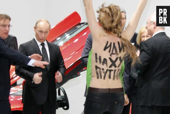 Poutine est fan des Femen topless