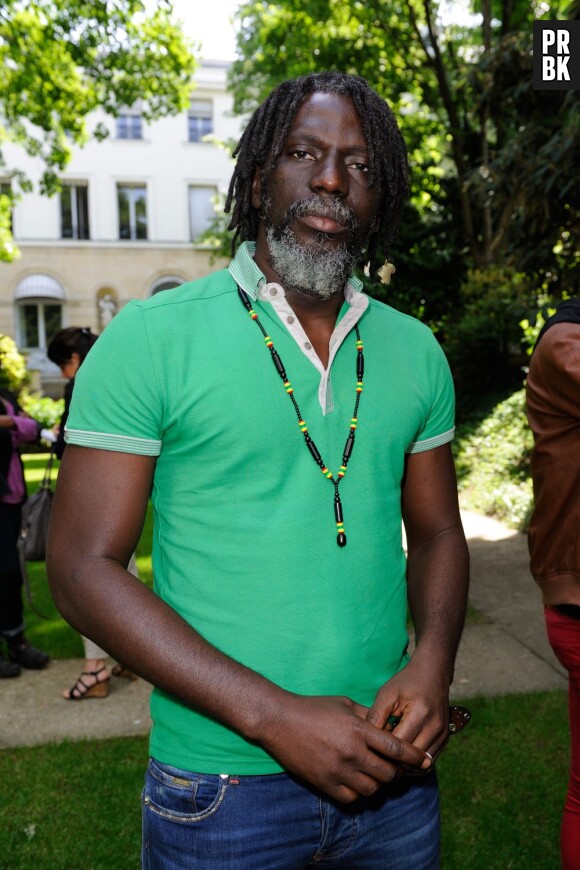 Tiken Jah Fakoly refuse de se plier aux demandes d'un policier véreux en Côte d'Ivoire