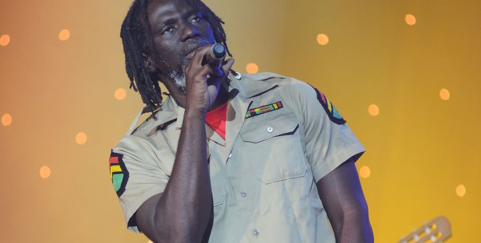 Tiken Jah Fakoly n&#039;échappe pas aux tentatives de racket en Afrique