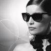 Laetitia Casta, en lunettes de soleil Chanel printemps-été 2013