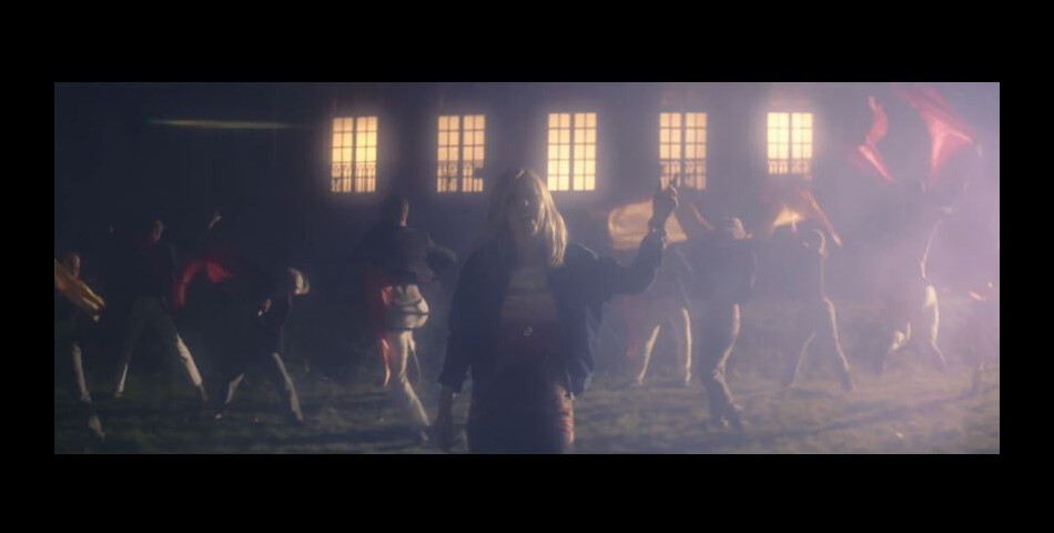 Dido enchanteresse dans le clip de End Of Night